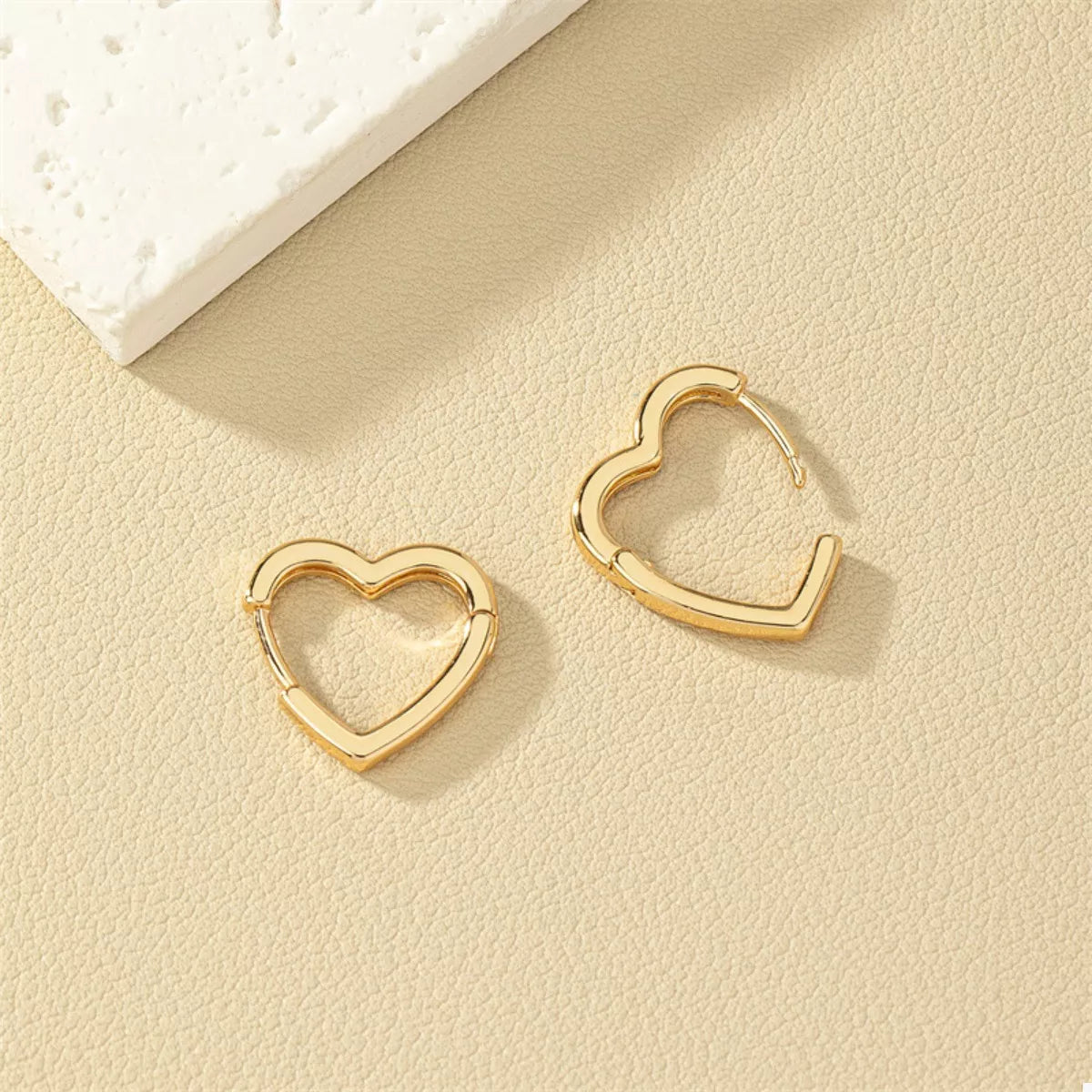 Junon Heart Hoop Earrings – 18K Gold-Plated jewelry by Curia Pieces