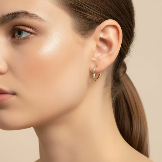 Junon Heart Hoop Earrings – 18K Gold-Plated jewelry by Curia Pieces, view 2