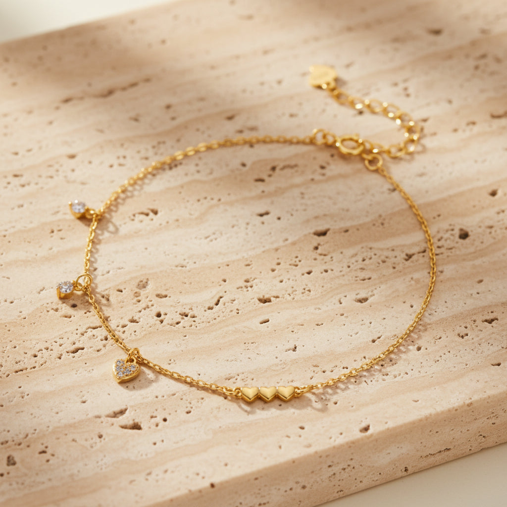 Marlowe Heart Charm Bracelet – 18K Gold-Plated jewelry by Curia Pieces