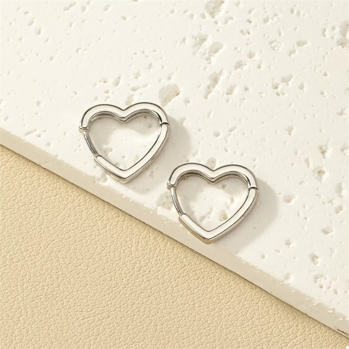 Junon Heart Hoop Earrings – 18K Gold-Plated jewelry by Curia Pieces, view 6
